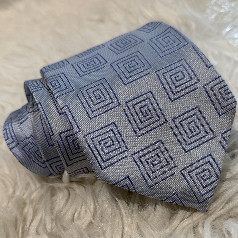 TUMI Silk Geometric Patterned Blue Tie